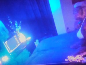 Kitty Core Porno Video: Einbrecher bekommt Full Service Straf-Lektion!